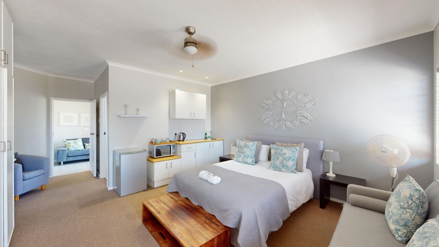 10 Bedroom Property for Sale in Summerstrand Eastern Cape